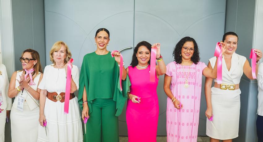 Lizette Tapia Castro asiste a la apertura del IX Congreso Internacional de AFEET