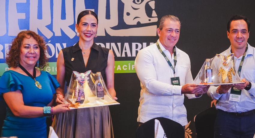 Presidenta Lizette Tapia Castro da la bienvenida a contralores de Estados-Federación reunidos en Ixtapa