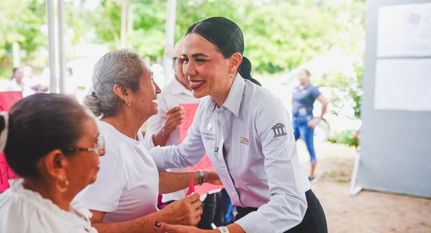 Presidenta Lizette Tapia Castro arranca remodelación del Club de la Tercera Edad de Buenavista