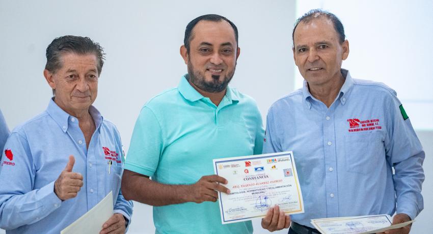 Gobierno de Zihuatanejo fortalece las buenas prácticas profesionales con la capacitación de arquitectos e ingenieros