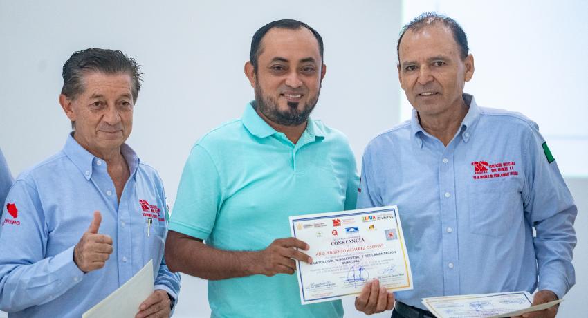 Gobierno de Zihuatanejo fortalece las buenas prácticas profesionales con la capacitación de arquitectos e ingenieros