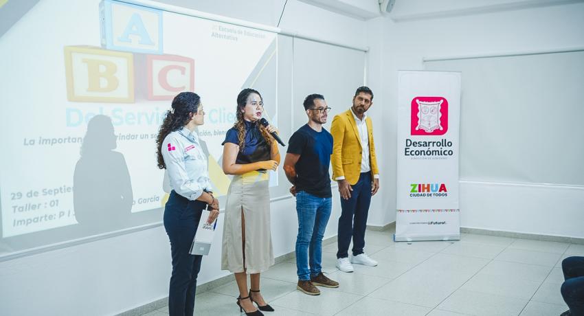 Gobierno de Zihuatanejo ofrece capacitación para mejorar la calidad en el servicio