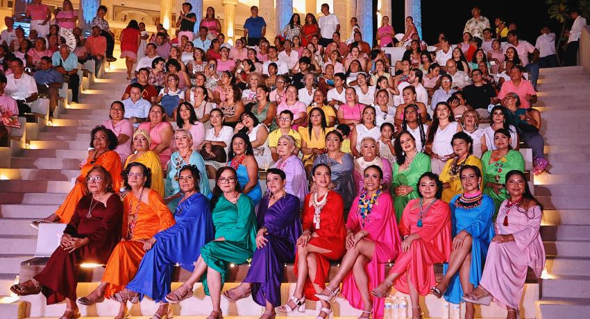 Conmemora Gobierno Municipal de Zihuatanejo el Día Mundial de la Lucha contra el Cáncer de Mama con la Pasarela Rosa en el Partenón
