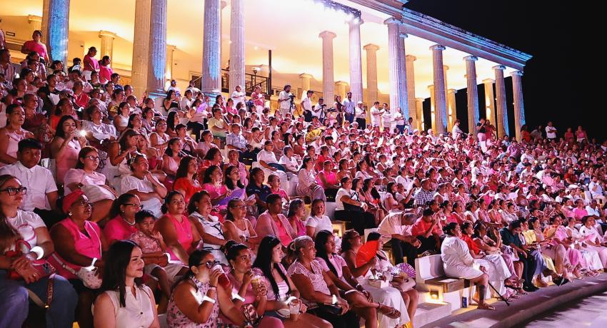 Conmemora Gobierno Municipal de Zihuatanejo el Día Mundial de la Lucha contra el Cáncer de Mama con la Pasarela Rosa en el Partenón