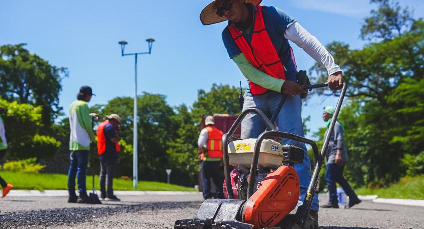 Gobierno Municipal avanza en los trabajos de bacheo.