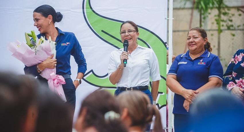 Lizette Tapia Castro entrega andador en la emblemática colonia Darío Galeana