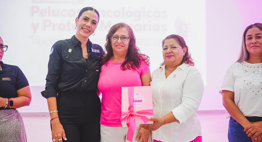La presidenta Lizette Tapia Castro entrega pelucas oncológicas y prótesis mamarias a mujeres con cáncer