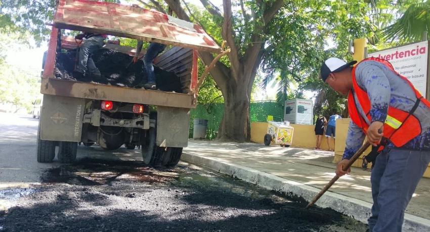 Gobierno Municipal avanza en los trabajos de bacheo.