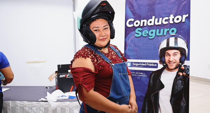 Gobierno de Lizette Tapia Castro fomenta el uso del casco entre motociclistas