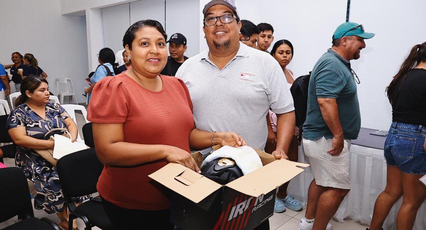 Gobierno de Lizette Tapia Castro fomenta el uso del casco entre motociclistas