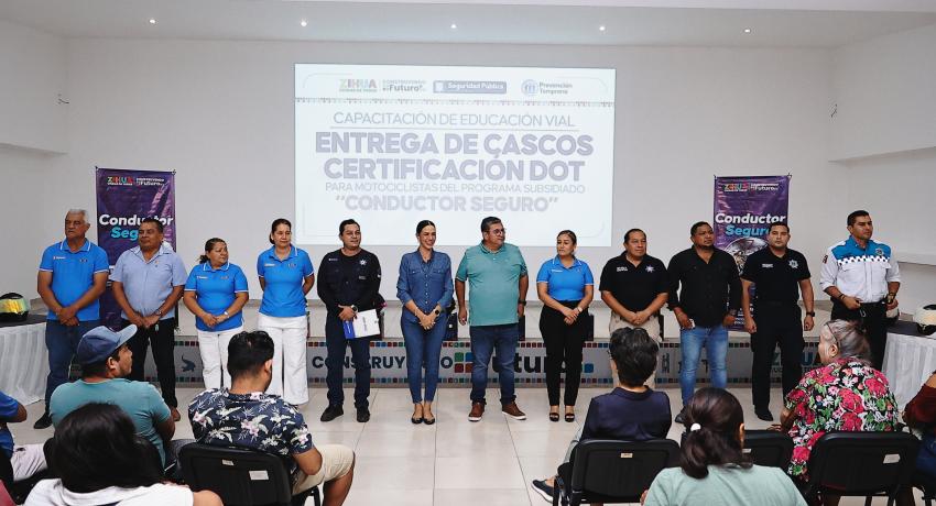 Gobierno de Lizette Tapia Castro fomenta el uso del casco entre motociclistas