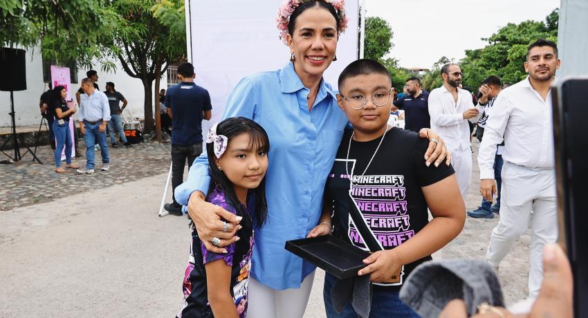 Gobierno de Lizette Tapia Castro mejora acceso residencial en Ixtapa